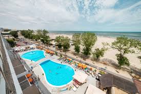 Situato appena fuori da apus de soare, bueno hotel mamaia a 3 stelle dista 5 minuti di auto dalla spiaggia di kudos. 10 Hoteluri De 4 Stele Din Mamaia Blogul Travelminit Ro