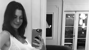Энн хэтэуэй на шоу дэвида леттермана| anne hathaway rus sub. Anne Hathaway Ist Zum Zweiten Mal Schwanger Babybauchbild Auf Instagram