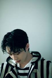 .mungkin karena eyang putri yg dr bude ku itu keturunan timur tengah,.pernah kulihat fotonya ketika bude membuka dompetnya suatu saat lalu. 180 Kuanlin Ideas In 2021 Lai Guanlin Guan Lin First Love