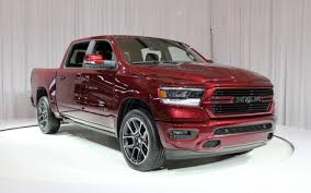 Aluminum horizontal black billet grille inserts are recognized as aps most classic grill products, in shiny black color. 2019 Ram 1500 Sport A Canadian Exclusivity The Car Guide