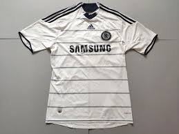 Who knows, with a couple slick moves, you might have the. Chelsea F C 2009 2010 Season Club Football Shirts