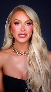 Stephanie Piatt's Instagram, Twitter & Facebook