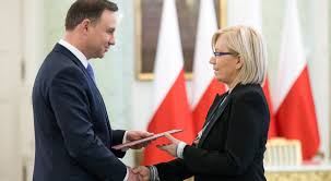 Julia przyłębska (z domu żmudzińska) urodziła się 16 listopada 1959 roku w bydgoszczy. Trybunal Konstytucyjny Julia Przylebska P O Prezesa Z Poparciem Prezydenta Wydarzenia