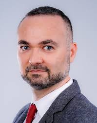 Cesar Medina's Instagram, Twitter & Facebook