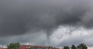 A tornado killed one person near montreal, the deputy premier and minister of public safety of quebec announced monday.extreme weather phenomenon in … read more on alarabiya.net natural disasters Environment Canada Confirms A Tornado Hit Quebec North Of Montreal Mtl Blog