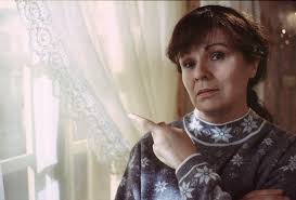 When did Alan Bennett's Talking Heads first air and who was in the cast?