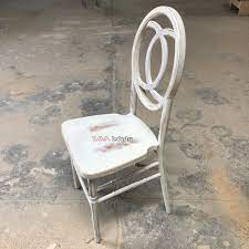 Add luxury and comfort to your space with these magnificent white phoenix chair at unbeatable discounts on alibaba.com. Wooden Limewash White Phoenix Chairs For Mexican Buy Phoenix Chair Tiffany Chair Limewash Chiavari Chair Product On Alibaba Com