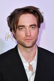 Ро́берт ду́глас то́мас па́ттинсон (англ. Robert Pattinson S Long Hair In The King Trailer Instyle