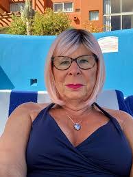 Lucy Shipley's Instagram, Twitter & Facebook