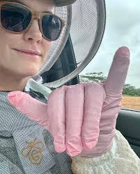 Laura Canup's Instagram, Twitter & Facebook