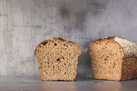 Barley bread consisting of 70 to 80% kernels/pearls has a glycemic index of 34. Breads Starter Bread