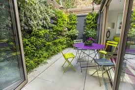 Our highly trained staff provides unparalleled personalized service. Kensington Courtyard Garden Design Living Green Walls Illuminated