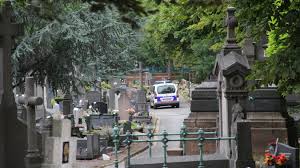 Lille Le Cimetiere De L Est Ferme Apres La Decouverte D Une Personne Pendue A Un Arbre