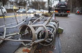 Gibt es in den kommenden tagen unwetter? Zwei Blitzersaulen Auf Der Cannstatter Strasse Sind Nach Dem Unfall Erst Einmal Ausser Gefecht Stuttgarter Nachrichten
