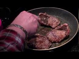 Fork tender steaks with green beans and gravythe weary chef. Pan Fry Steak 4 Oz Chuck Steaks W Caramelised Onions Yum Youtube Beef Chuck Mock Tender Steak Recipe Mock Tender Steak Recipe Chuck Steak Recipes