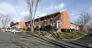 One ad has a supposed employee wearing a tech toys vest. Tivoli Gardens Apartments For Rent In Parsippany Nj Forrent Com