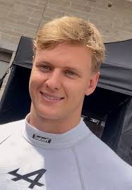 Let's welcome our new members! William Riffard, Nuno Gomes, Alan Heck,  Richard Peter Winn, Tamás Lakatos, Thomas Großmann, Karika Griugouri,  Adriano Maggio, Juergen Schmidleitner, Marie Howard, Agustin Butcure, Lenny  Brotsch, Rolf Agnes