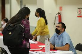Nickelodeon hotels & resorts punta cana se encuentra en una playa poco conocida llamada uvero alto, un largo tramo de arenas doradas cerca del aeropuerto internacional de punta cana. Ayuda Croc A Trabajadores Para Encontrar Empleo En Solidaridad Cancun Mio