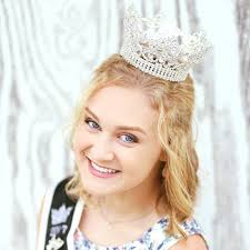 At the 2019 pageant this year, Rex McWhorter presented Roger Grundstrom  with an award