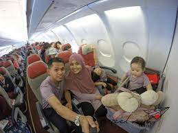Tips hilangkan rasa takut naik kapal terbang. 5 Tips Mengelak Bayi Menangis Ketika Menaiki Kapal Terbang Zyzool Mira Travel