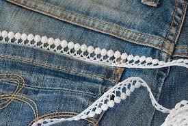 Mit den passenden menükarten, tischkarten, kirchenheften und danksagungskarten sorgen sie für eine rundum gelungene hochzeit im nostalgischen flair. Spitzenband Spitzenborte Meterware Baumwolle Dekoband Vintage Weiss Online Kaufen