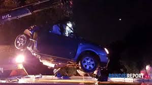 Ora però la versione ufficiale è stata offerta ai giudici, in attesa che vengano prese decisioni in merito al termine delle indagini tutt'ora in corso. Incidente Sulla Fasano Cisternino Auto Si Schianta Contro Albero Grave Un Giovane