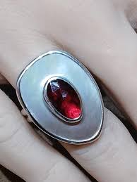 Mothers Ring Garnet