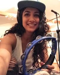 I LOVE THIS TAMBOURINE. it's SUPER light-weight, versatile, has a fast  attack and is smurf-colored. A real treasure in the studio and low volume  live contexts. ok wonderful. also I think I've