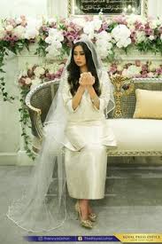 Jakel aims to expand the company and be established as the largest textile supplier as well as importer in malaysia and customers' satisfactions are our main priority! 98 Baju Nikah Ideas In 2021 Muslimah Wedding Dress Malay Wedding Dress Muslimah Wedding