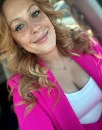 Alice Peterson's Instagram, Twitter & Facebook