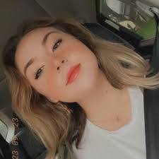 Hannah Anthony's Instagram, Twitter & Facebook