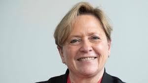 Kultusministerin susanne eisenmann soll den grünen koalitionspartner herausfordern. S5upw0zhdottkm