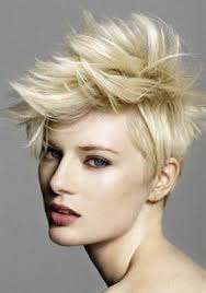 Siapa bilang model rambut cepak hanya identik dengan tentara? 34 Ide Model Rambut Pendek Rambut Pendek Rambut Baru Rambut