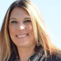 Cindi Smith's Instagram, Twitter & Facebook