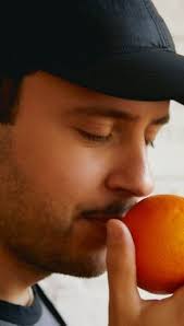 Fortune Twist, inspirada en Chance de Chanel, es una fragancia diseñada  para capturar la esencia de la mujer contemporánea, combinando encanto,  audacia y frescura. Su composición de notas cítricas como pomelo y