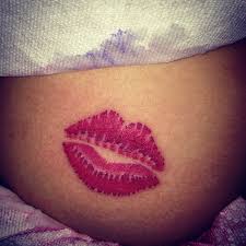 We have the prime method for this picture collections. Pin Pa Sexy Girls Have Kiss Tattoos