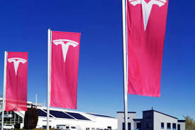 The electric vehicle producer reported $0.93 earnings per share (eps) for the quarter, beating analysts' consensus estimates of $0.79 by $0.14. Tesla Archive Seite 2 Von 24 T Emagazin Tesla E Mobilitat Regenerative Energien