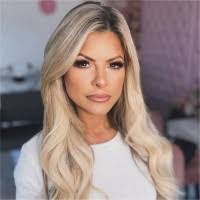 Vicki Gibbs's Instagram, Twitter & Facebook