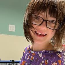 Anna Donaldson's Instagram, Twitter & Facebook