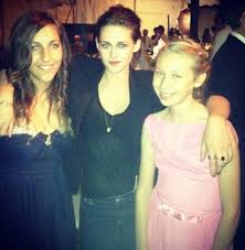 The village is famous as the birthplace of the poet federico garcía lorca. Kristen Stewart Va A La Boda De Una Amiga En Vaqueros Estarguapas