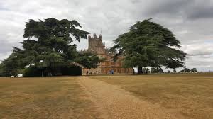 Downton abbey fans know that the beloved series was filmed on location at a real castle. Unser Besuch Auf Highclere Castle Callwey