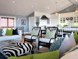 To start with, focus on a mostly black and white theme and keep green to a minimum to create a desired effect. 20 Gorgeous Black And Green Living Rooms Home Design Lover