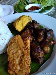 Tahu Goreng Tempe Goreng Ati Ampela Goreng Sambel Lalap Makanan Ayam Goreng