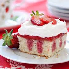 I M Checking Out A Delicious Recipe For Classic Strawberry Cake From Frysfood Cake Toppings Poke Cake Strawberry Desserts