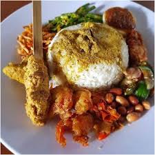 Nasi campur bali is a humble balinese dish which is affordable and available in most eateries across the island. Nasi Campur Bali Dan 10 Tempat Terbaik Untuk Menikmatinya