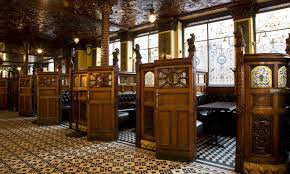 Crown Liquor Saloon Belfast Irish Pub Design Irish Pub Interior Pub Design