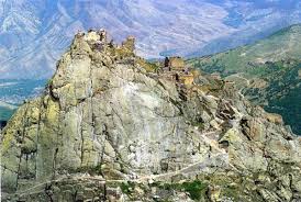 Yüzyıla kadar akademi dışında pek tanınmıyordu; Babak Castle Azerbaijan Iran Hiking Tour Iran Castle Iran Destination