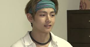 There Is No Denying That Bts S V Has One Of The Most Handsome Faces In K Pop And When He S Not Wearing Any Makeup He Bts Without Makeup Bts Face Kim Taehyung