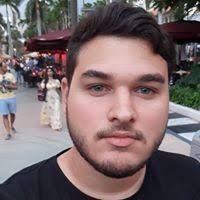 50+ perfiles de «Renato Galindo»