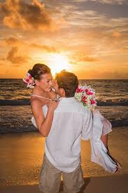 Hawaii Weddings For Over 30 Years Hawaii Destination Weddings Unique Hawaii Beach Wat Hawaii Wedding Beach Wedding Photos Hawaii Wedding Packages